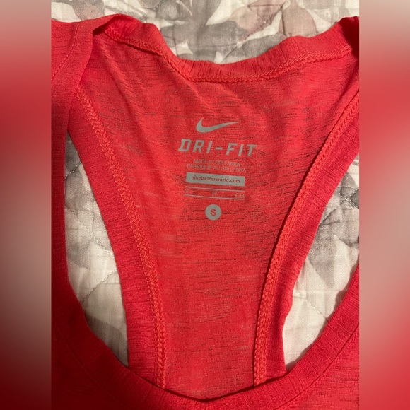 Nike Dri-Fit Sheer Tank - Picture 4 of 9